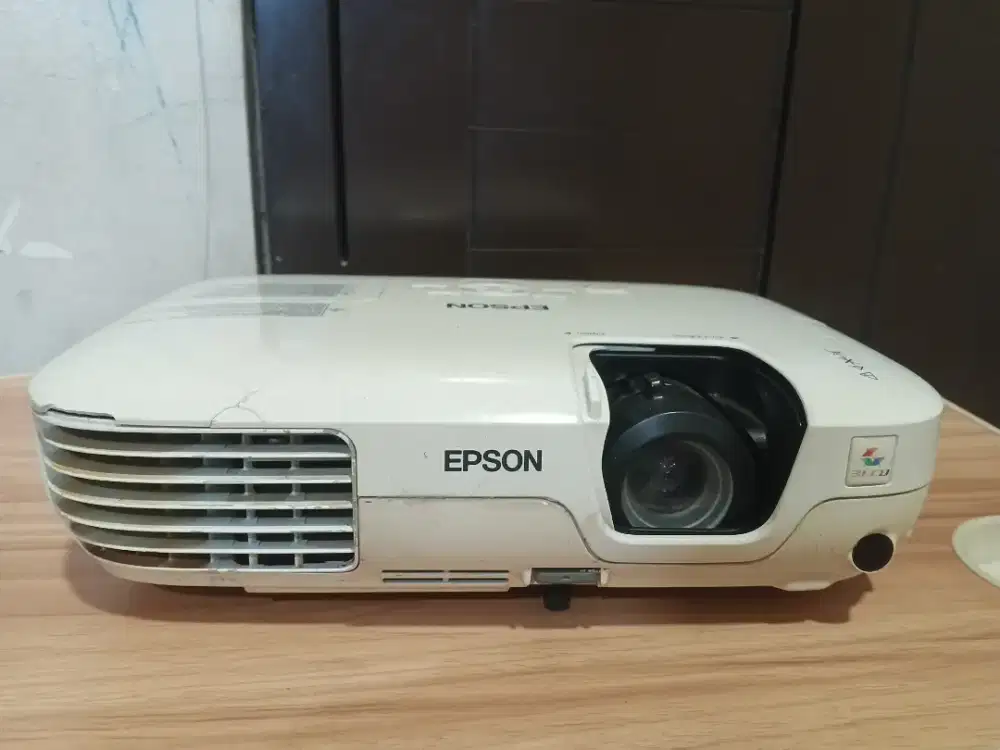 Proyektor epson eb x7 terang normal