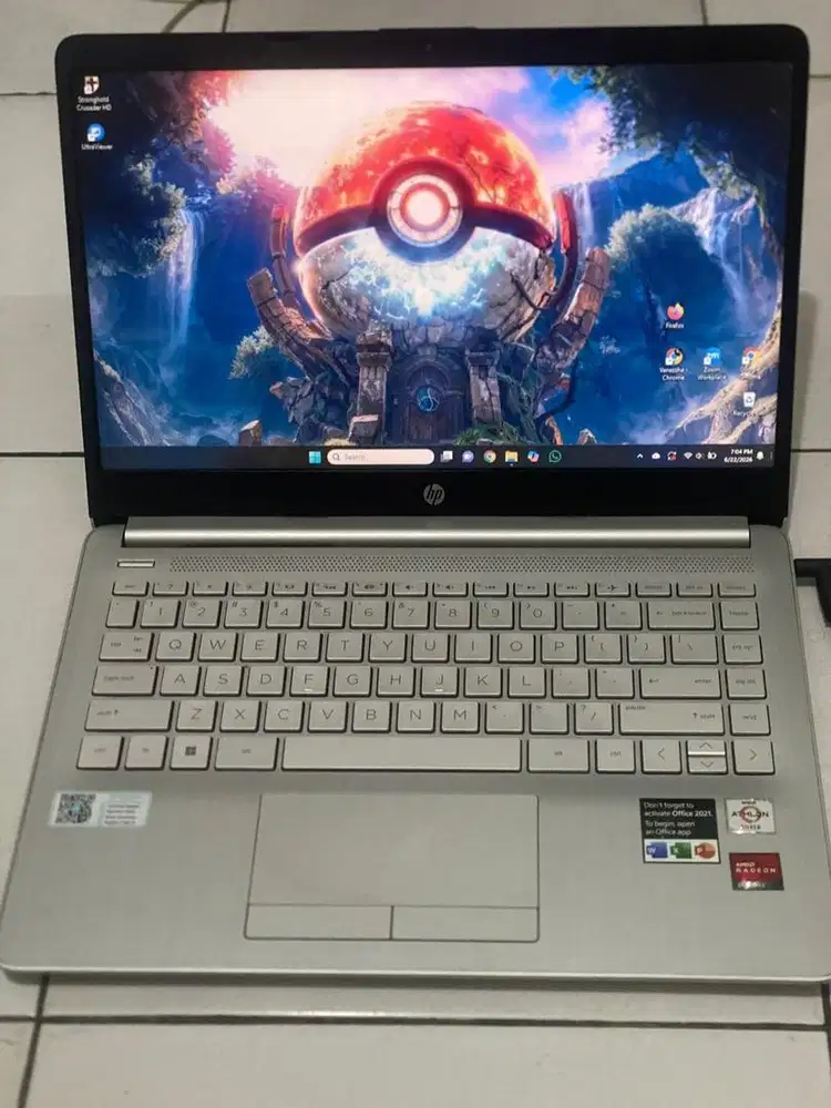 Laptop HP AMD Radeon 8/240