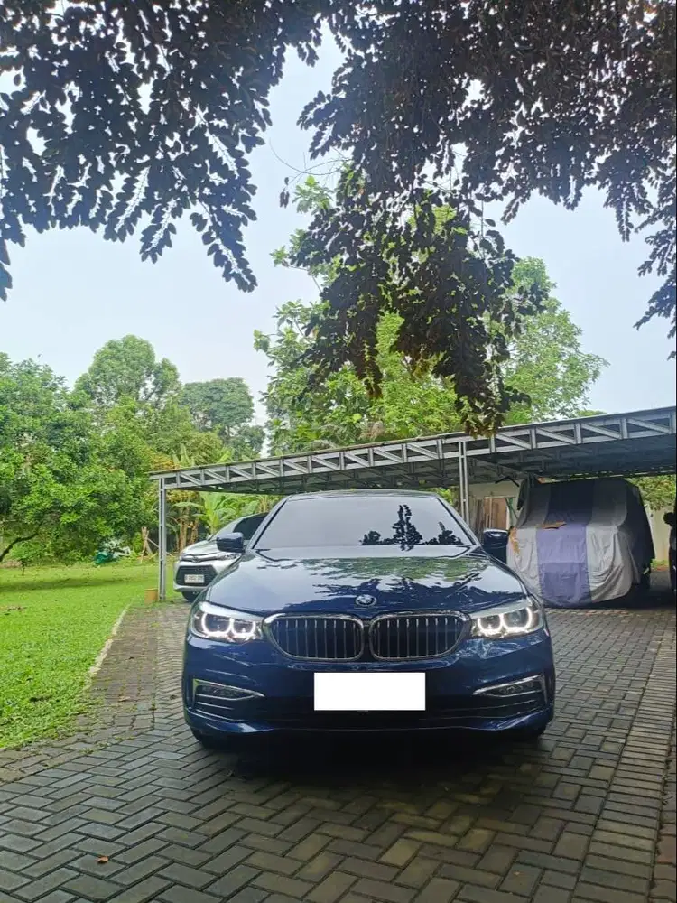 BMW 530i CKD (2018)