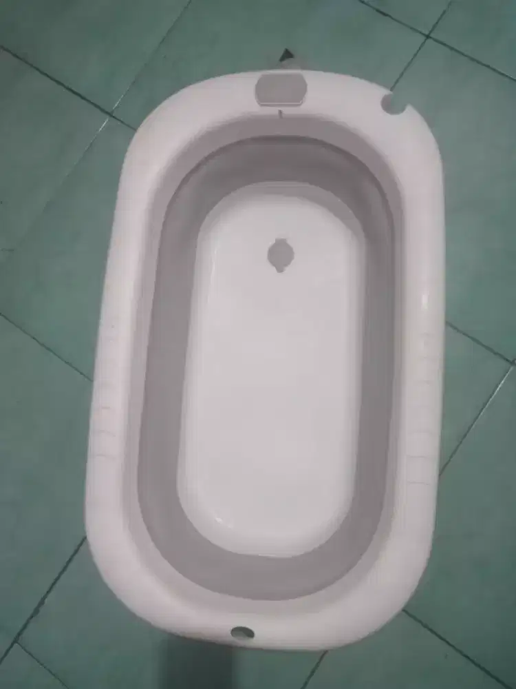 BAK MANDI LIPAT BAYI (merk nya lupa lagi)