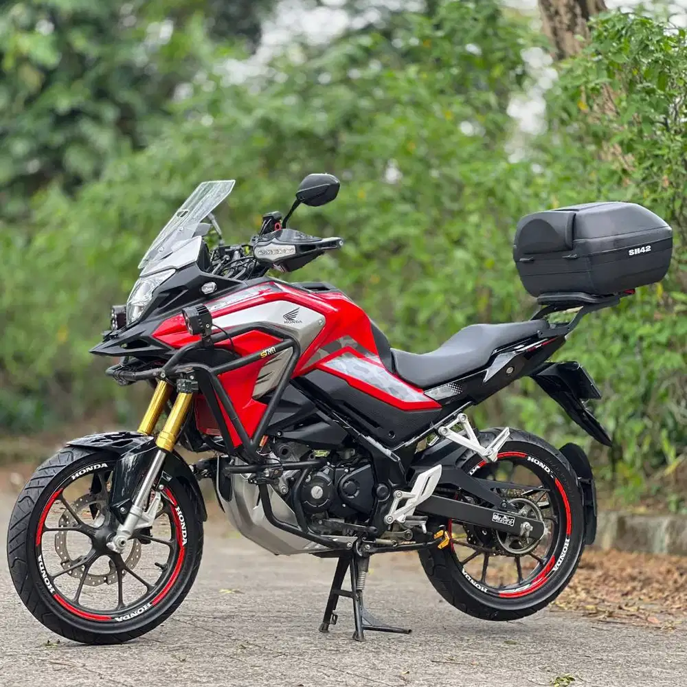 HONDA CB 150X MERAH SILVER 2021 KM 4K PAJAK PANJANG LIKE NEW