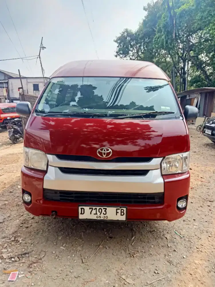 Hiace commuter thn 2019