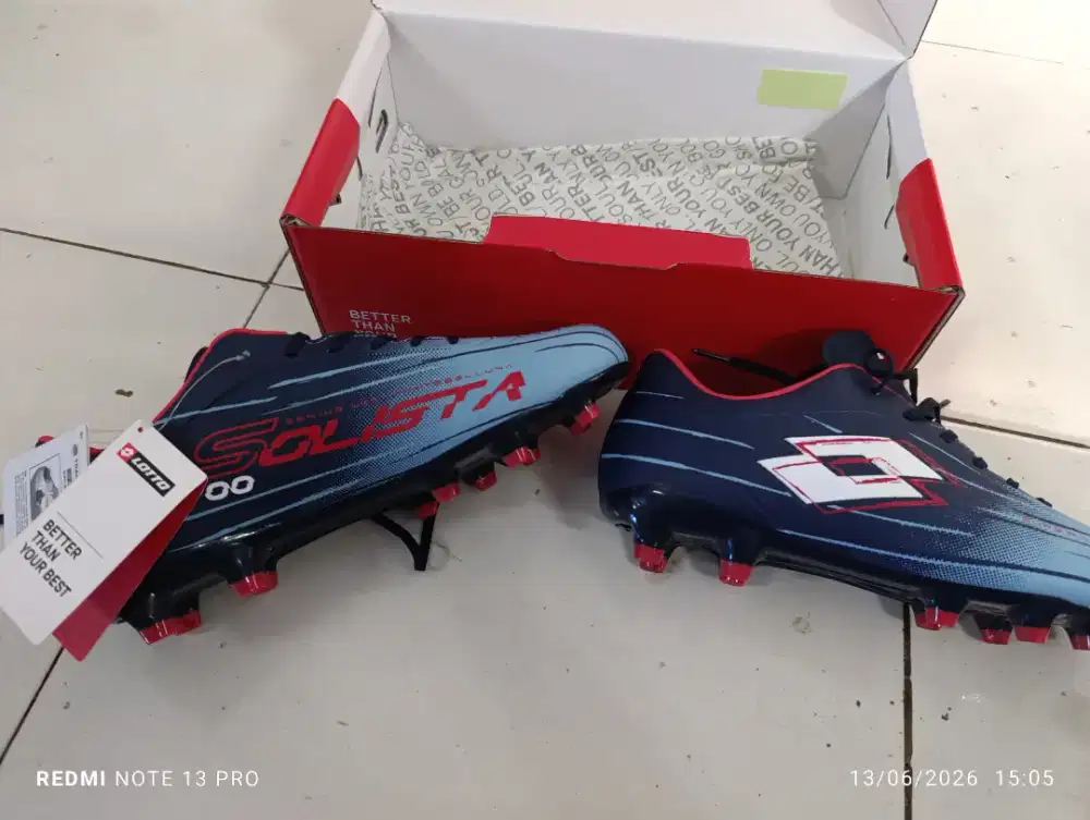 Sepatu bola lotto original 42 blum pernah pake main