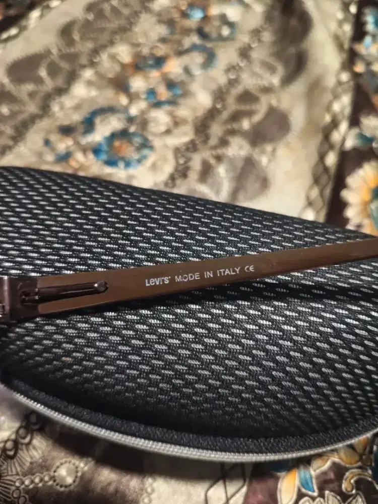 Frame kacamata Levi's Italy
