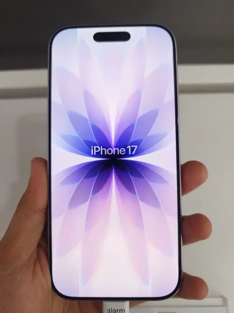Kredit iPhone 17 basic 256GB, syarat kredit cukup KTP aja