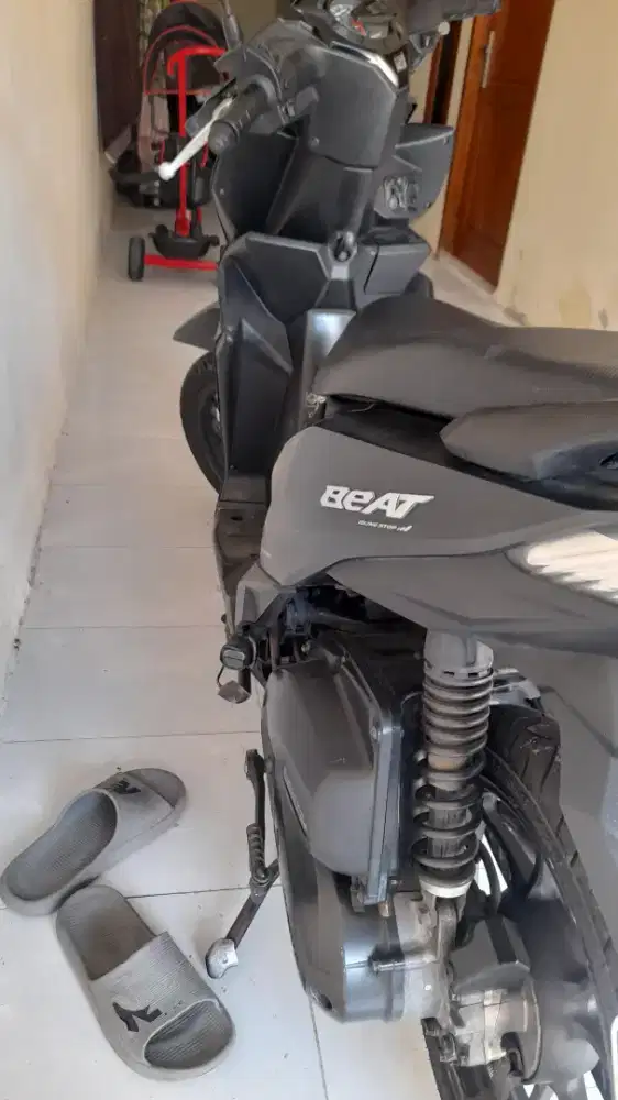 Honda beat deluxe 2021 warna hitam