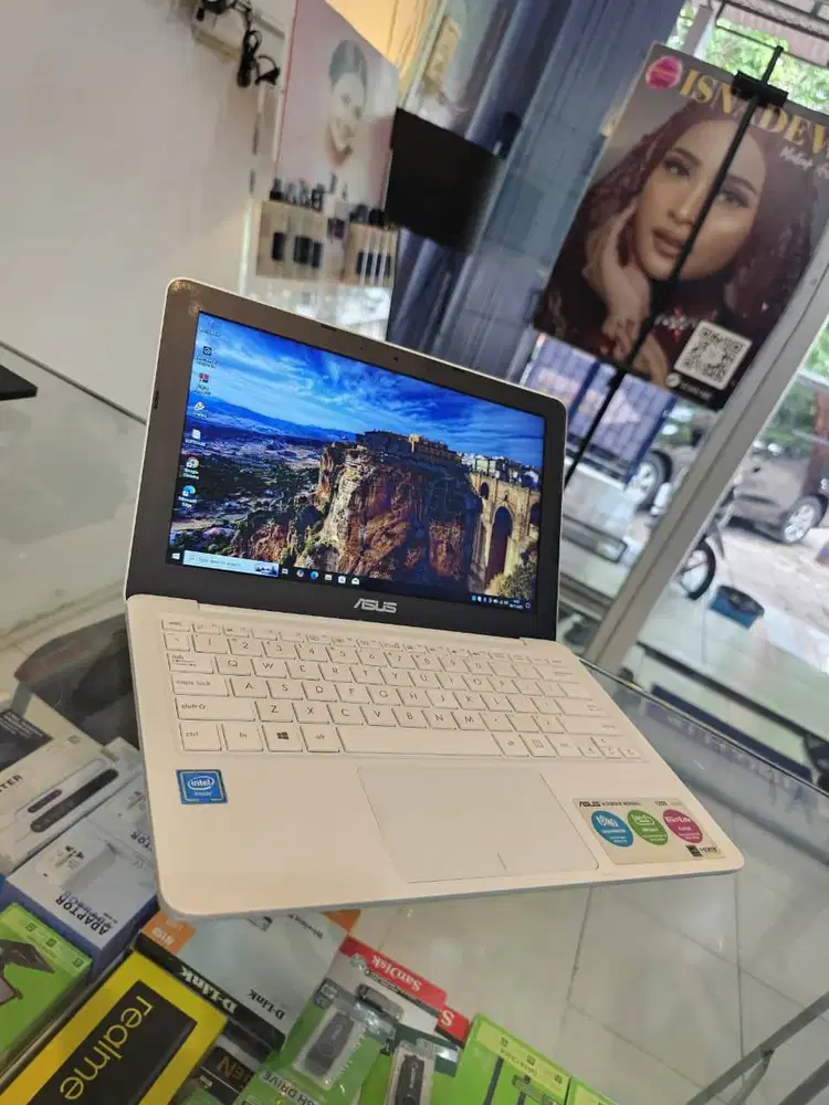 Laptop Asus Kenceng untuk Sekolah Kerja OK Windows 10