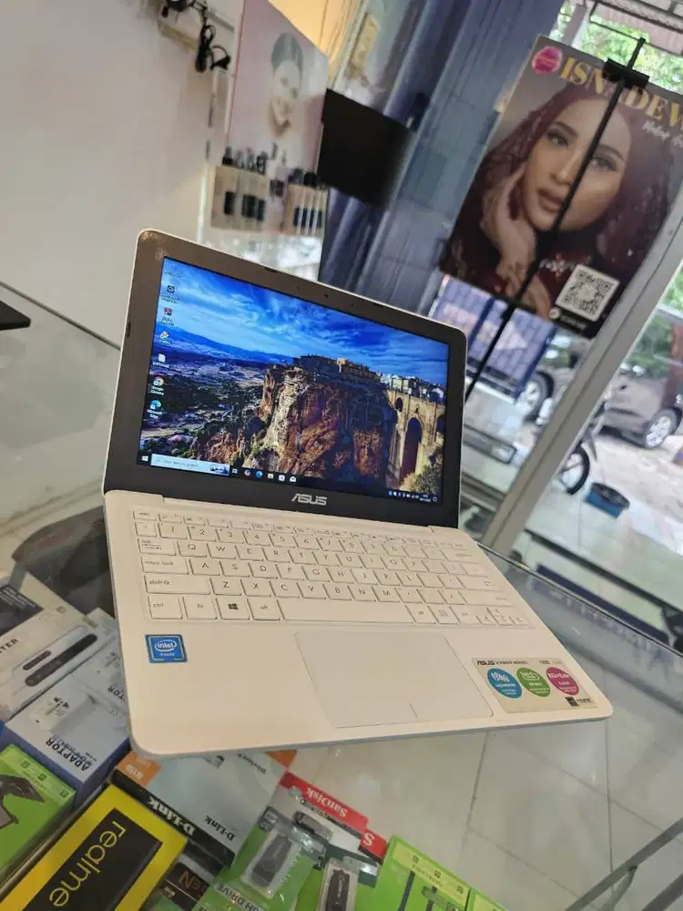 Laptop Asus Kenceng untuk Sekolah Kerja OK Windows 10
