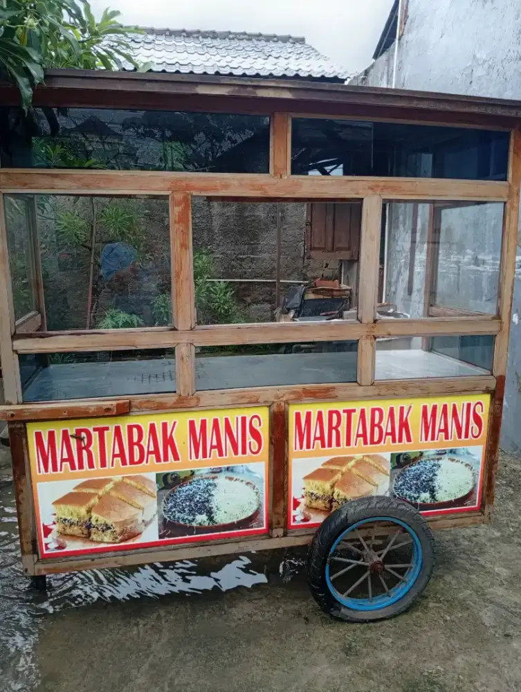 Jual Cepat: Gerobak Martabak Kokoh, Harga Bisa Nego Sampai Jadi!