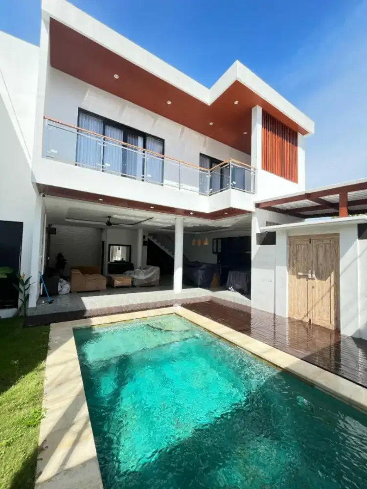 Villa 2 lantai semi furnish Munggu  125m2 SHM Zona kuning 3,2M nego