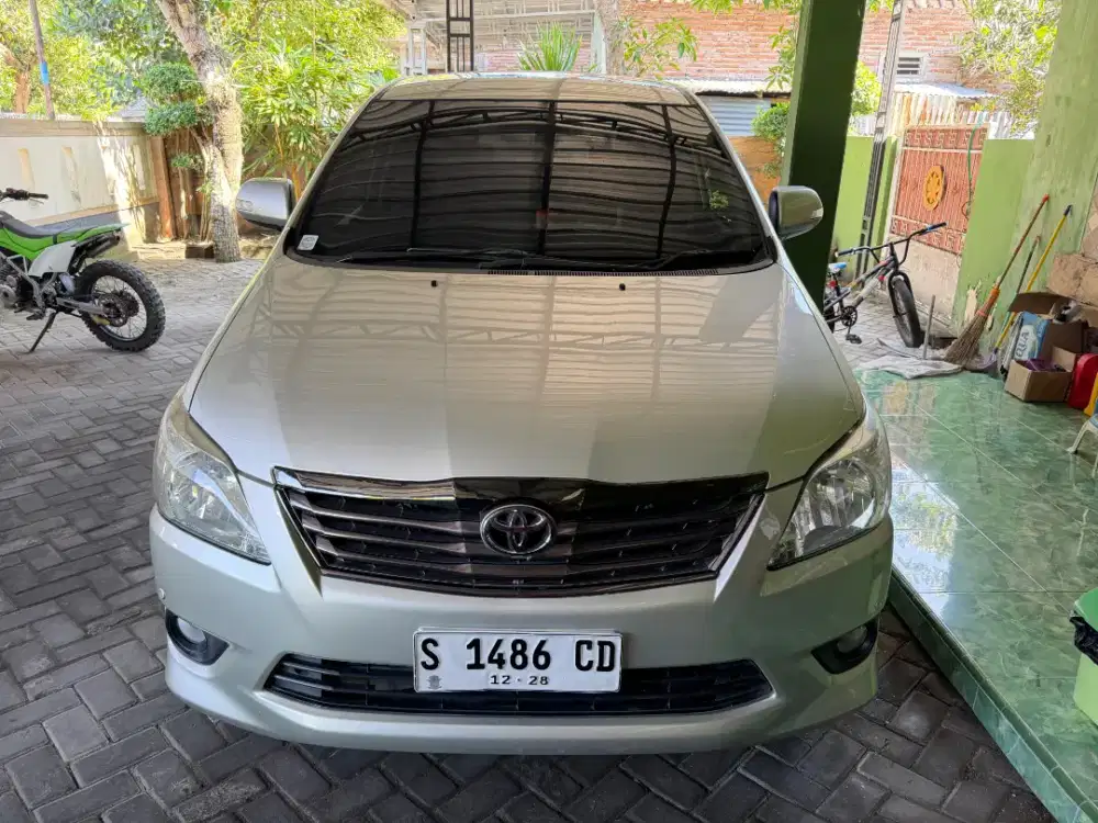 Grand Innova V 2011/2012