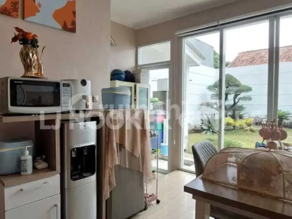 Rumah Cantik Furnished Tinggal Bawa Koper Dekat Tol Limo
