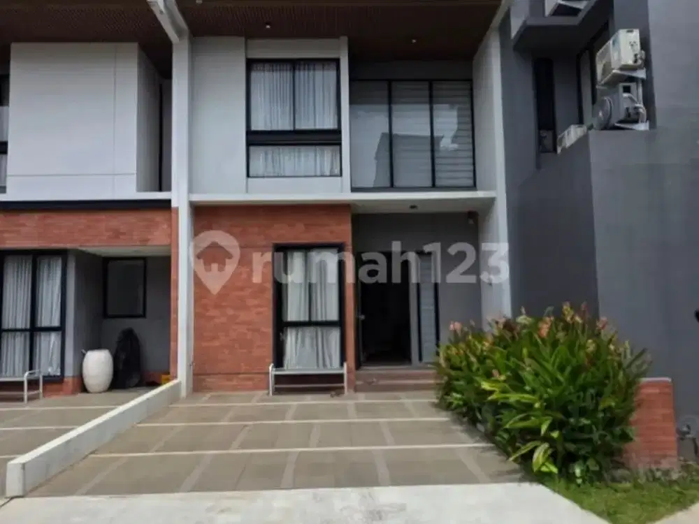 Rumah Baru Full Furnished dalam Komplek One Gate System dekat Mall The Park Sawangan