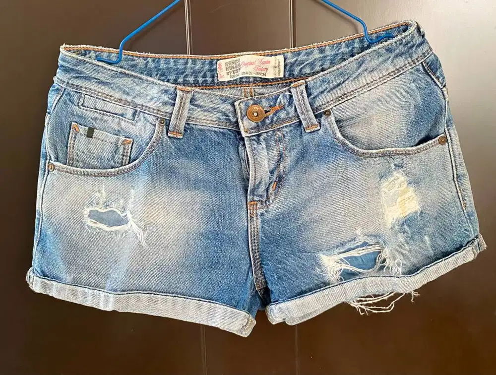 HOT PANTS DENIM RIPPED - ZARA TRF – ORIGINAL – PRELOVED