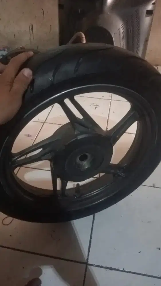 Velg dan ban belakang Beat CBS 2020/ Street harga 700ribu siap antar