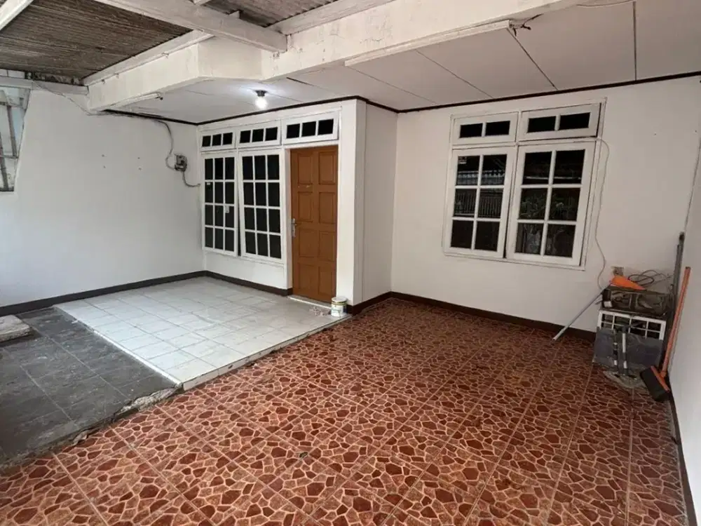 ANA RUMAH UK 6.3X19.85M DI KOMPLEK KAVLING POLRI JELAMBAR