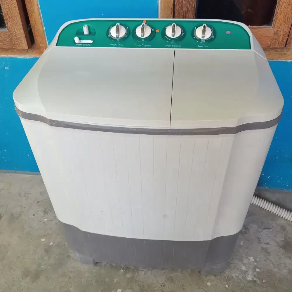 Mesin cuci 2 tabung merk LG.
