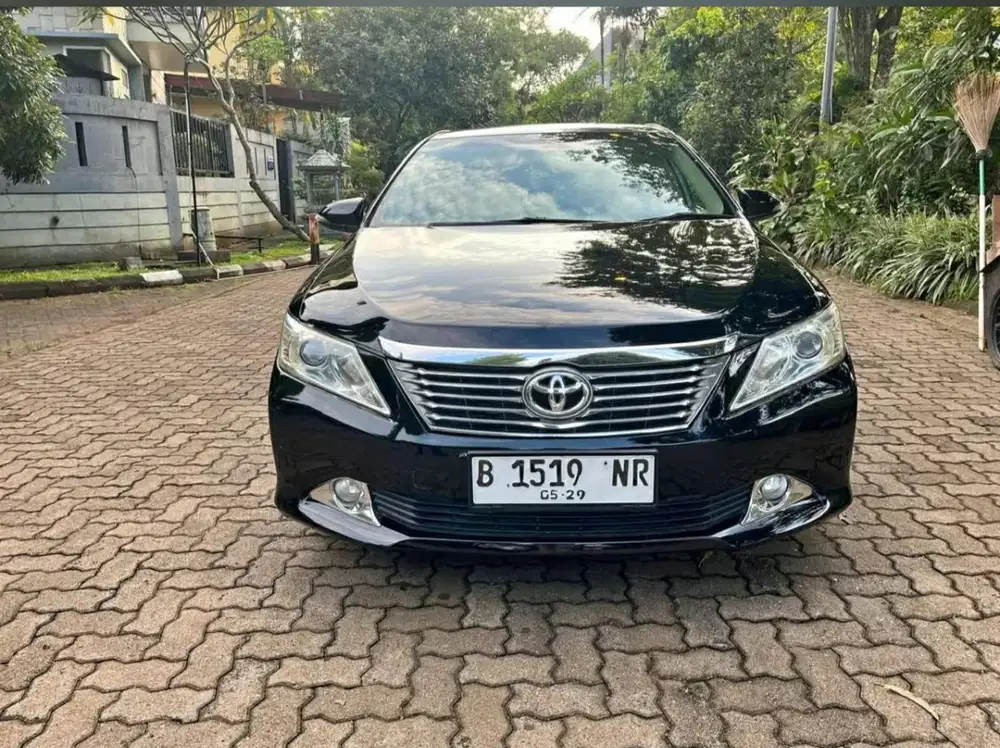 Toyota Camry V 2.5 AT 2013
