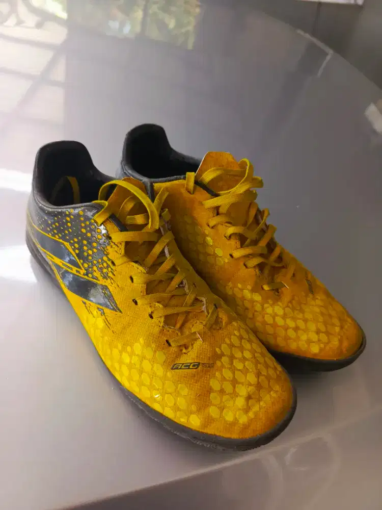 Sepatu Futsal Anak Mills sz 38