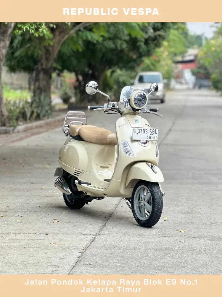 TERMURAH PIAGGIO VESPA LXV 150 3V IE THN 2014 CREAM Perfect Condition