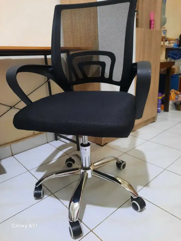 KURSI KANTOR TREND BARU