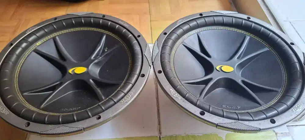 Kicker Comp '12 (sepasang Sub Woofer 12 inch)