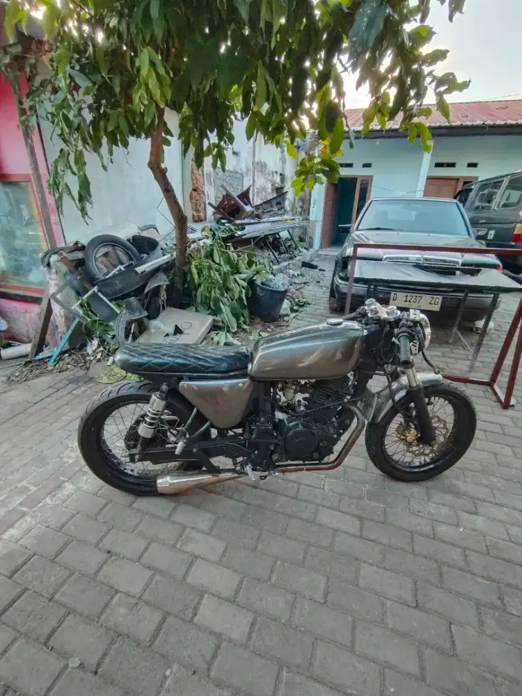 Byson 2012 caferacer bratcafe ss komplit plat ad