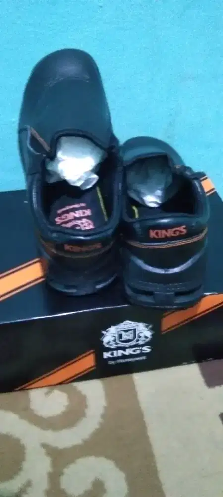Sepatu sefty di jual cepat