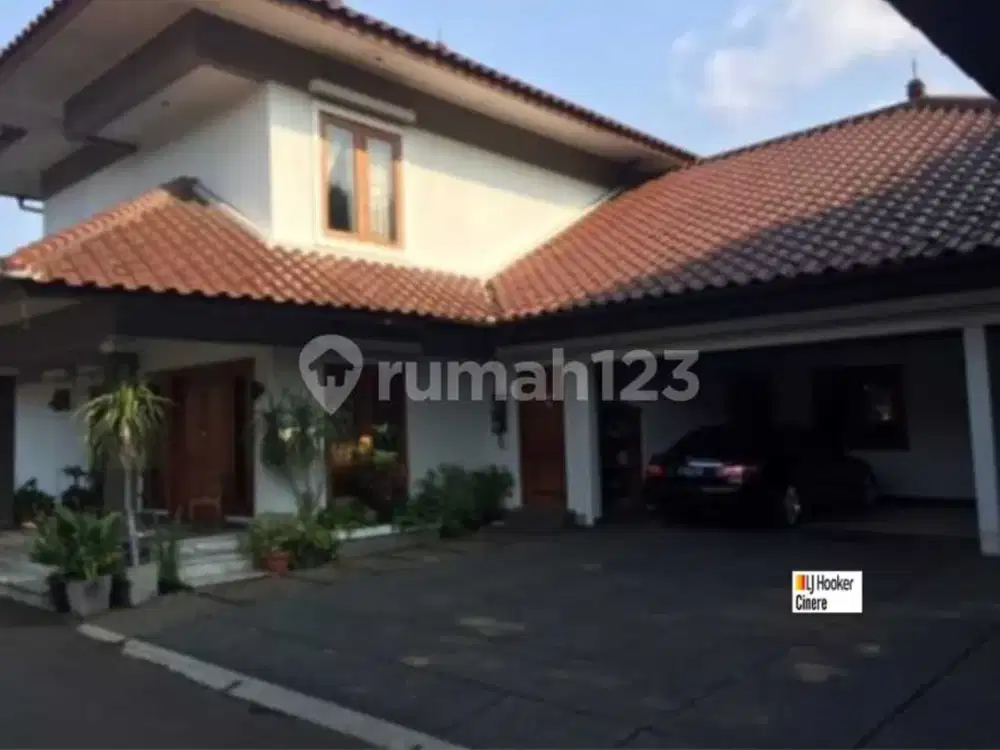 Rumah Siap Huni 2 Lantai Dengan Halaman Luas di Cilandak Jaksel