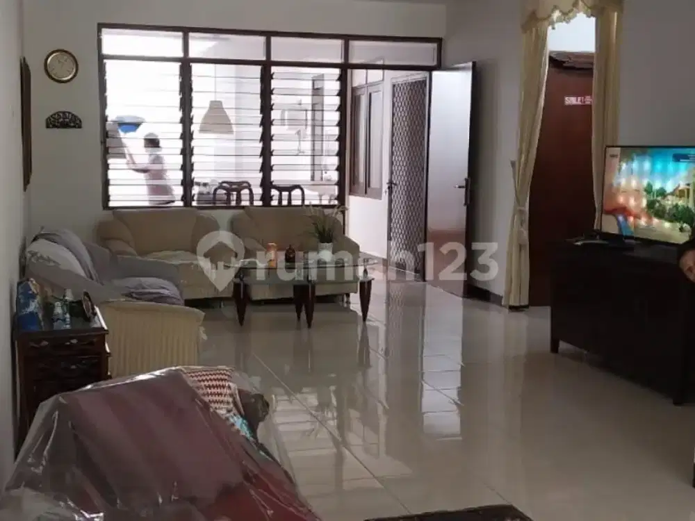 Rumah Nyaman 2 Lantai Siap Huni Dekat Pintu Tol di Graha Cinere
