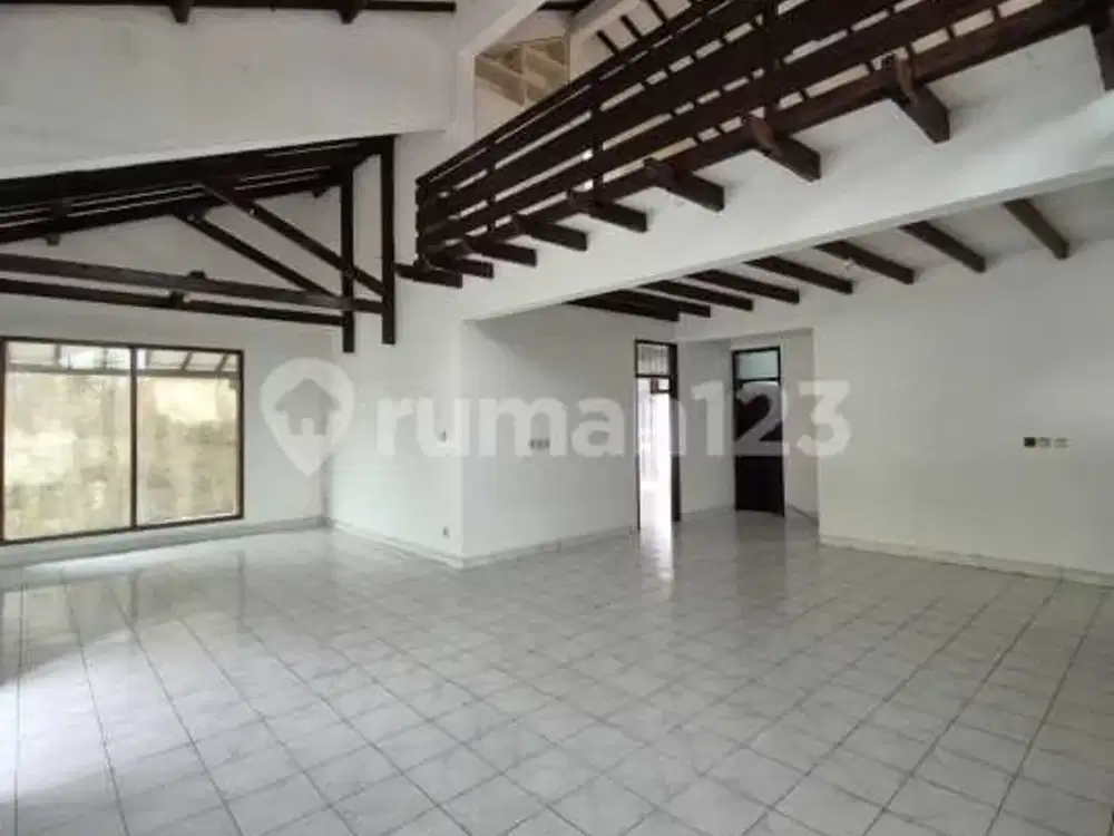 Dijual Rumah 2 Lantai yang Nyaman Dekat Akses Tol di Cinere