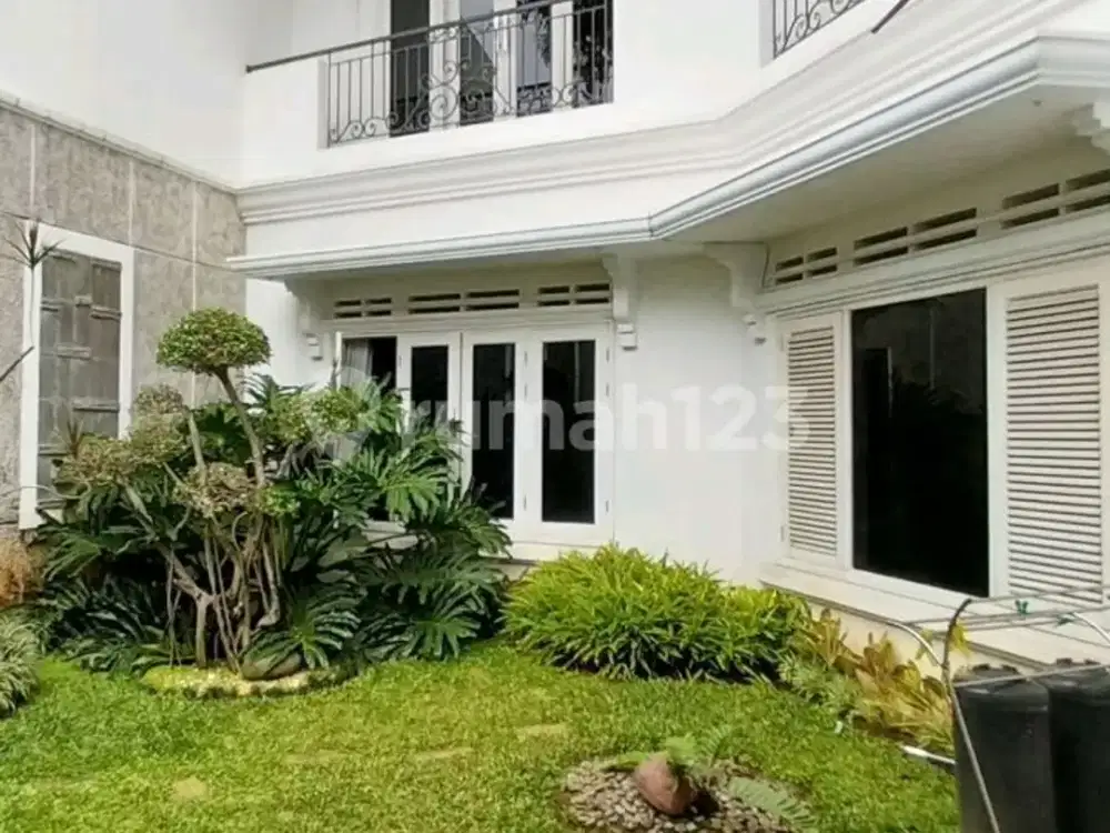 Rumah 2 Lantai Siap Huni Dengan Ceiling Tinggi di Ragunan Jaksel