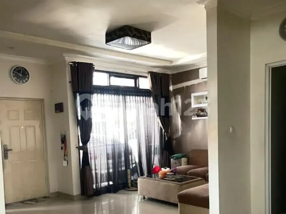 Rumah Nyaman 2 Lantai Siap Huni Dekat Pintu Tol di Cinere Depok