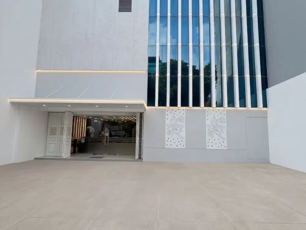 GEDUNG 2 LANTAI EX KLINIK MENTENG JAKARTA PUSAT LOKASI TRATEGIS PARKIR LUAS SIAP HUNI