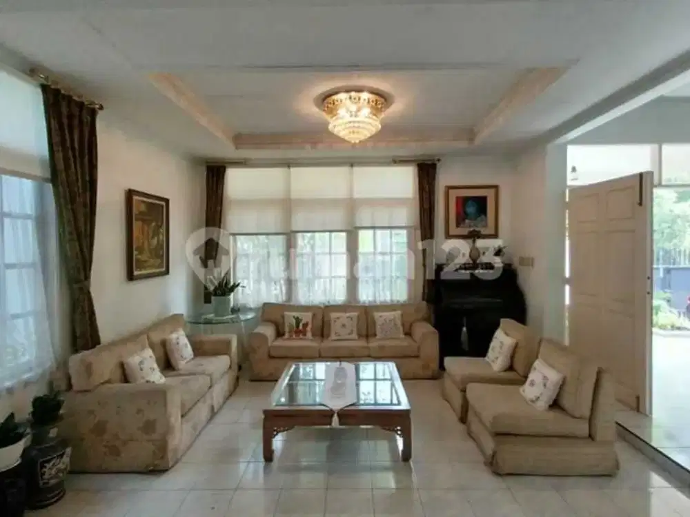 Rumah Bagus, Split Level, 2½ Lantai di Villa Cinere Mas, Tangsel
