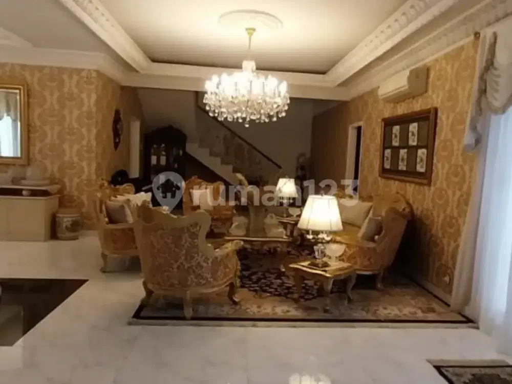 Rumah Mewah 2 Lantai Dengan Private Pool di Cinere