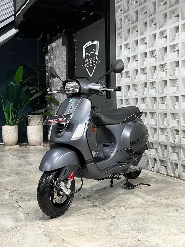 Low KM‼️Vespa S 125 2020 Grey. KM 10rb. DANNY Mustika Sulfat Malang