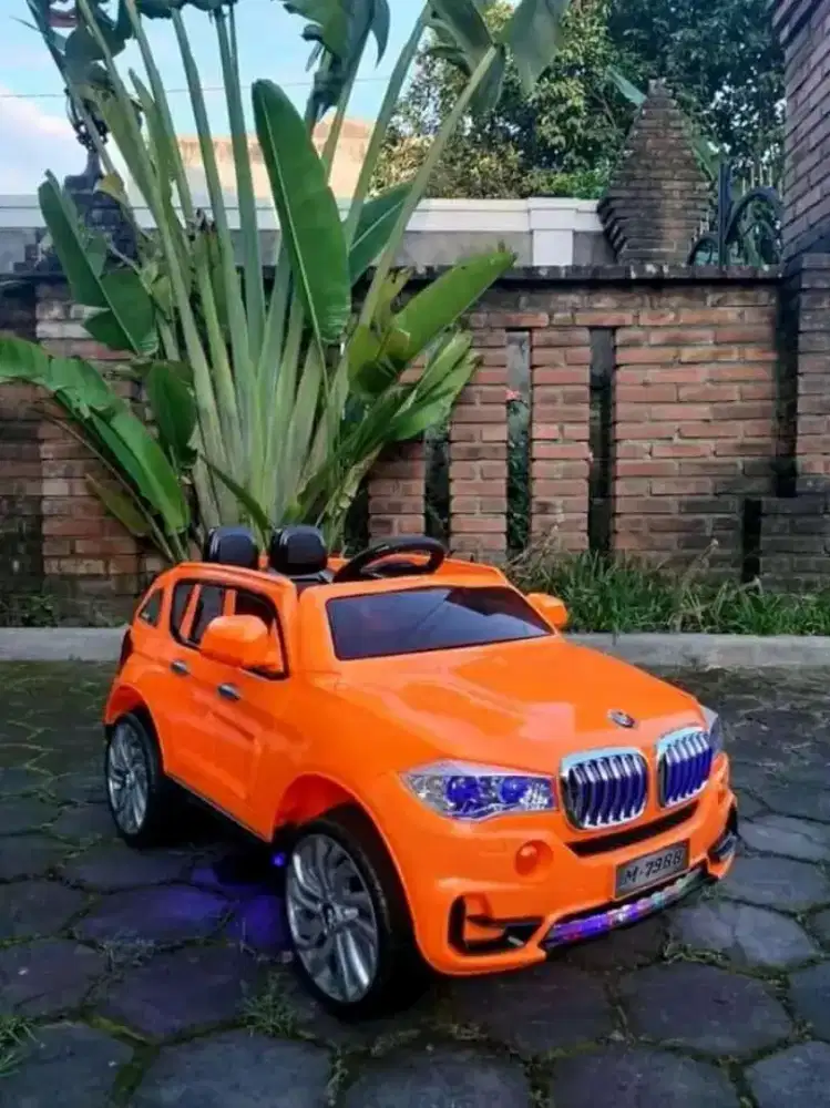 Big promo mobil Aki Bmw stok sedikit, bergaransi mesin