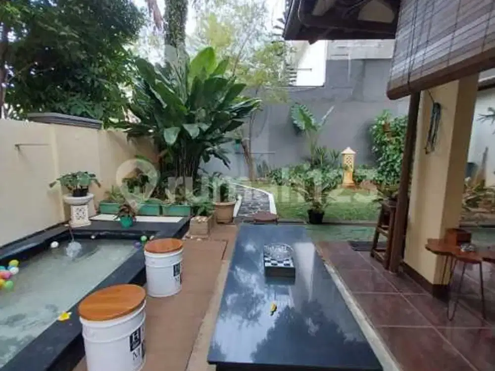 Rumah 1 Lantai Dg Taman Yang Luas Dekat Pintu Tol di Graha Cinere