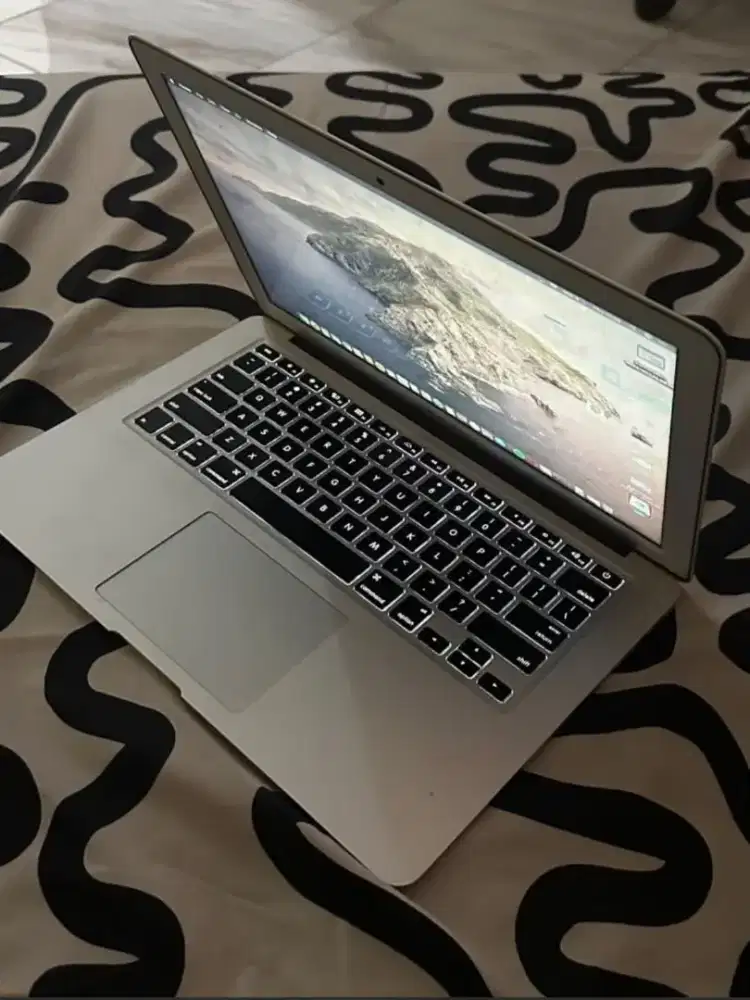 Macbook Air 2017 8/128gb Silver
