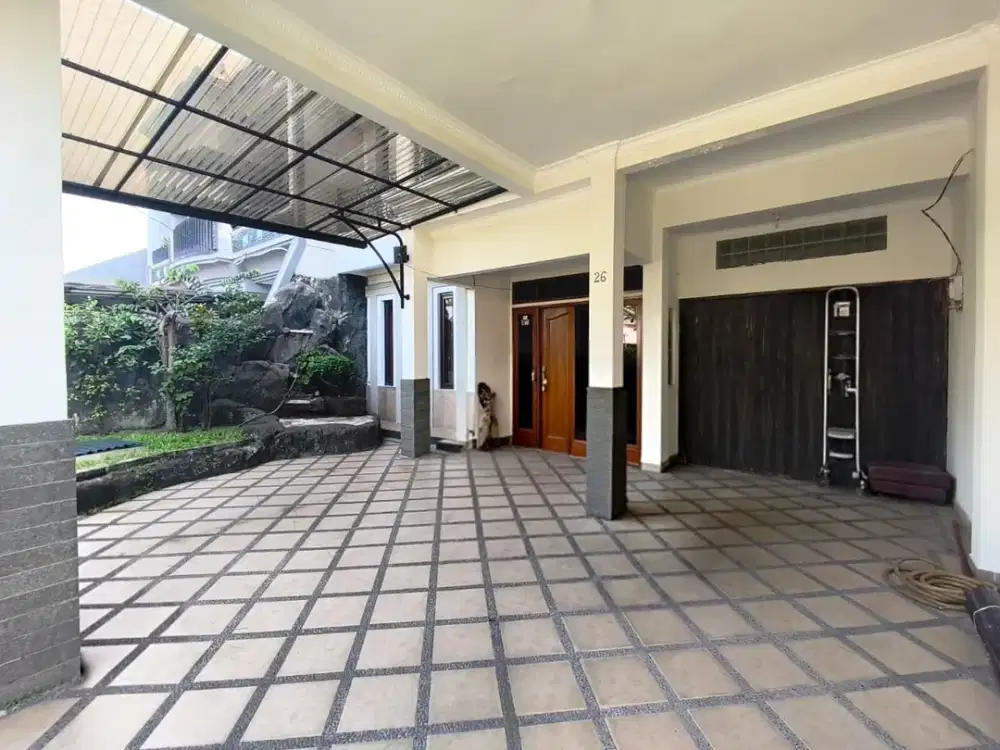 Dijual rumah siap huni 2 lantai di Batununggal