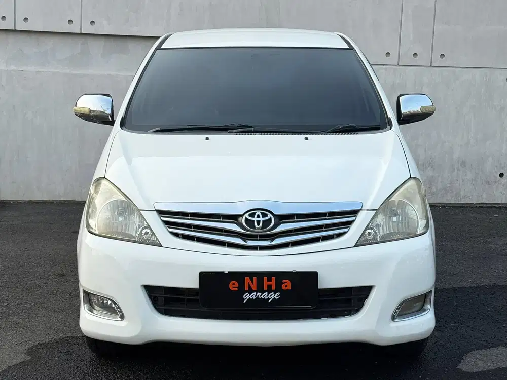 Grand Innova V Bensin Matic 2011