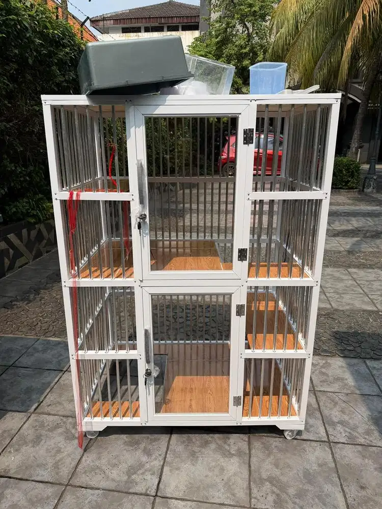 DI JUAL KANDANG KUCING SEPERTI BARU