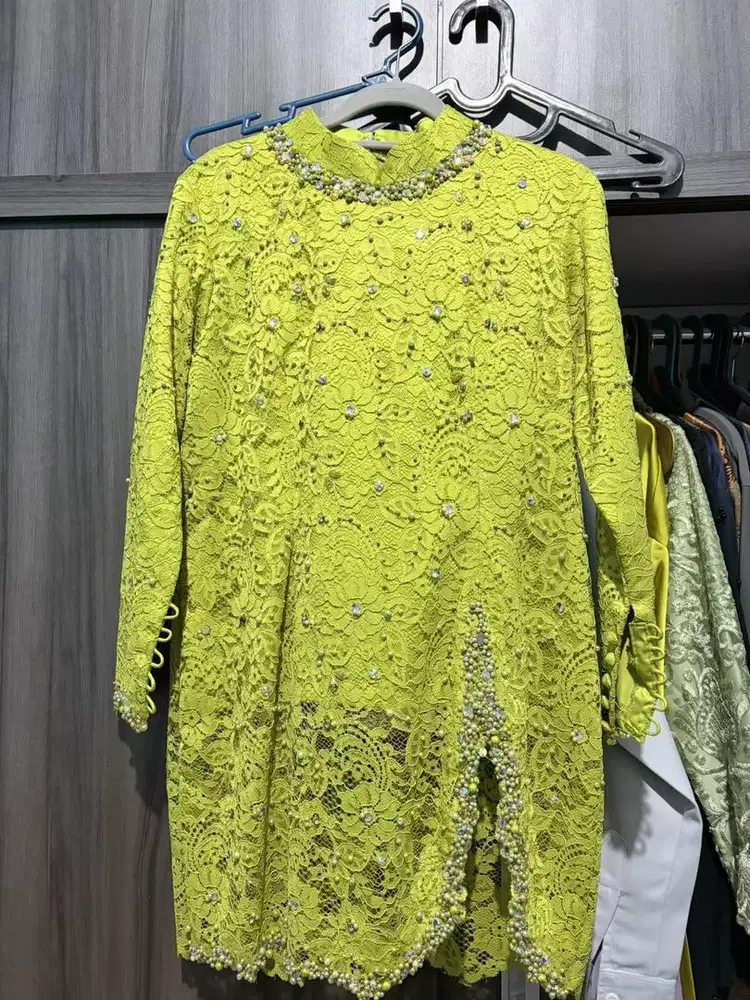 kebaya wisuda / undangan
