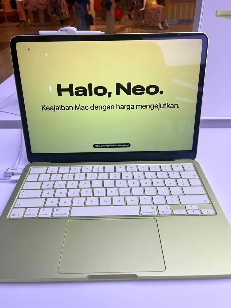 MELAYANI KREDIT MACBOOK NEO ,TAMPA KARTU KREDIT
