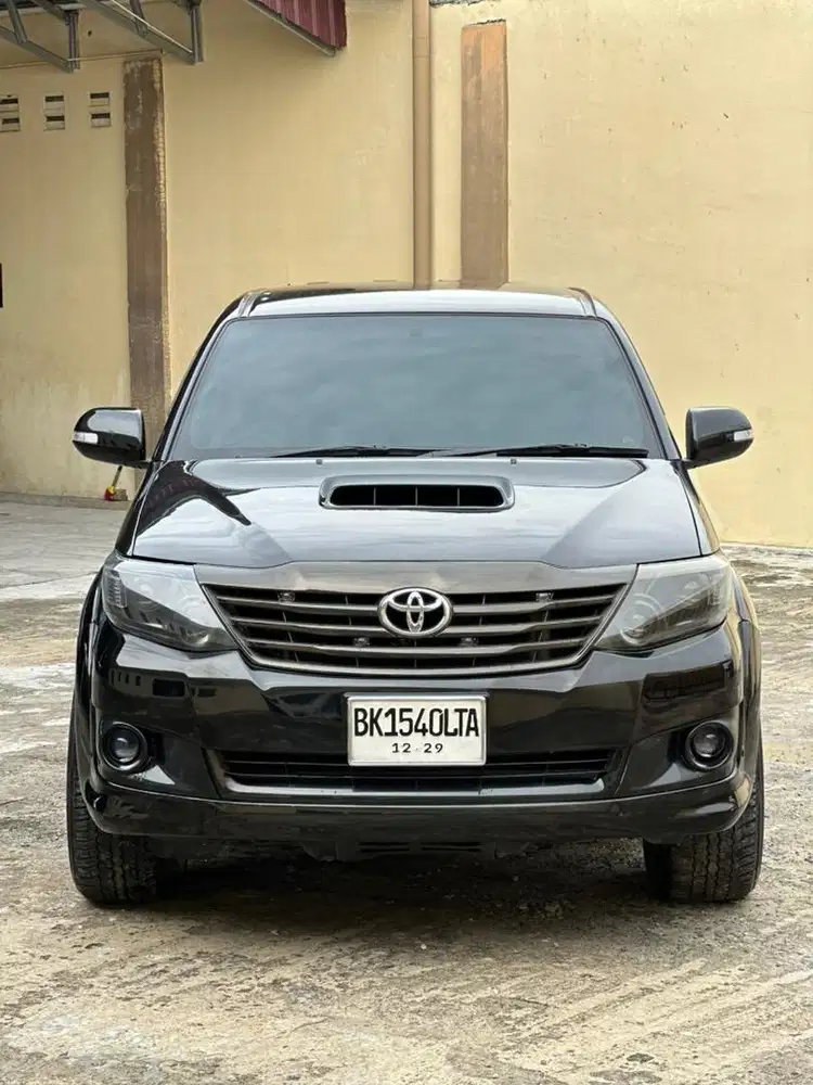 Toyota Fortuner VNT G at matic 2012