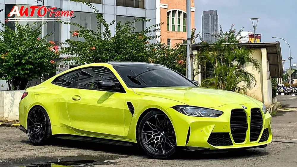 KM4RB BMW M4C Competition Coupe NIK 2022 Sao Paulo Yellow On Marina Bl