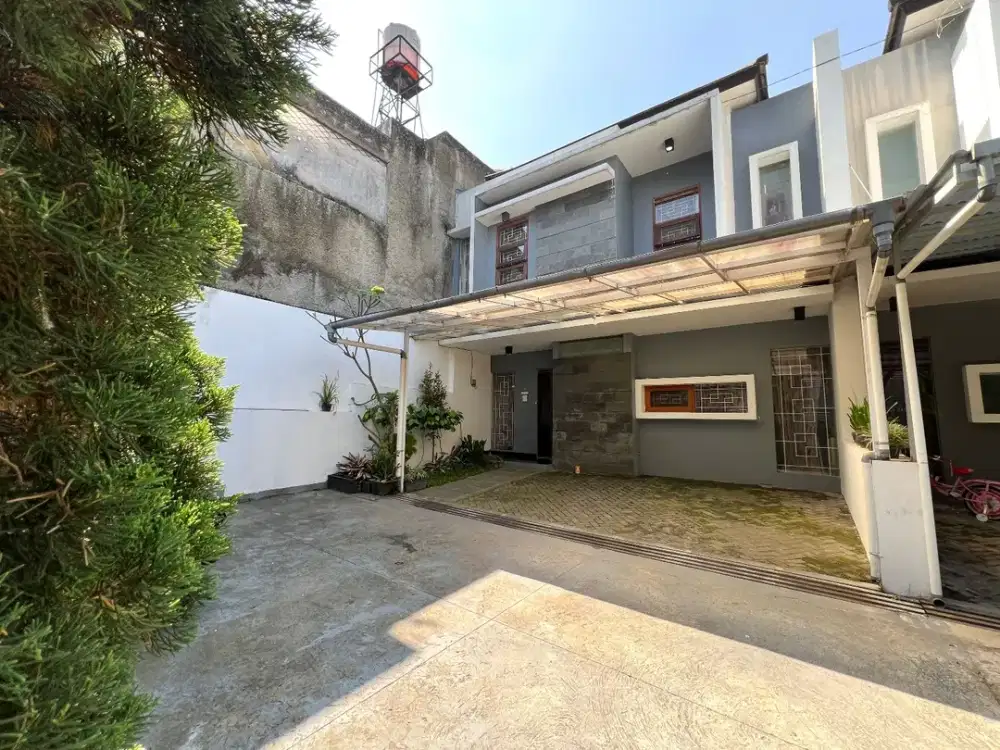 Rumah 2 Lantai Semi Furnished, Hook, Dalam Cluster di Sukahaji Sayap Setrasari