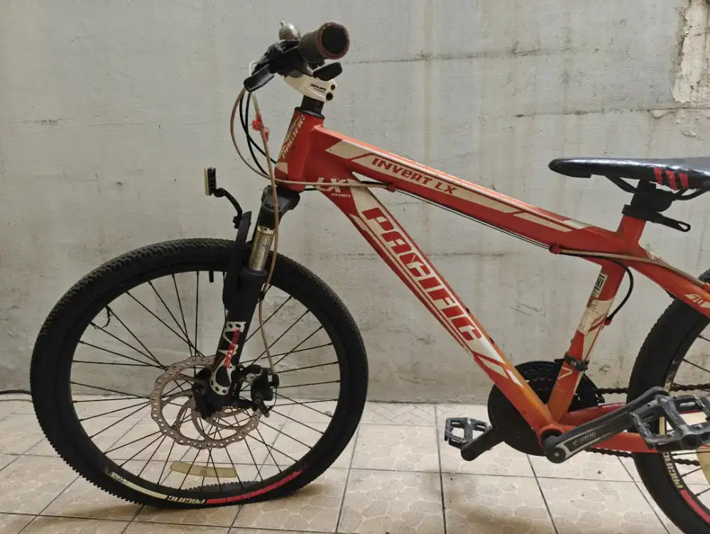 Sepeda Sport merk Pacific.
Roda ukuran 24 inch Kokoh dan kuat