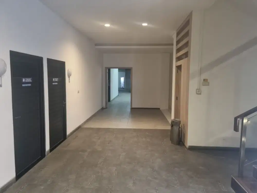 Sewa Ruko /Gedung serbaguna di Mainroad BKR Cocok untuk bank, kantor, gym, cafe / resto / usaha lainnya